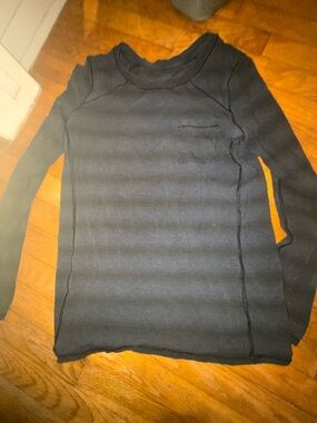 lululemon Navy and Black Long Sleeve Crew Top w/ front pocket 16ptp